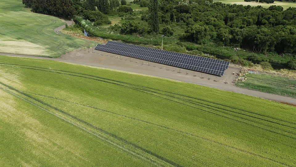 Instalación fotovoltaica — Agrosisa Lou