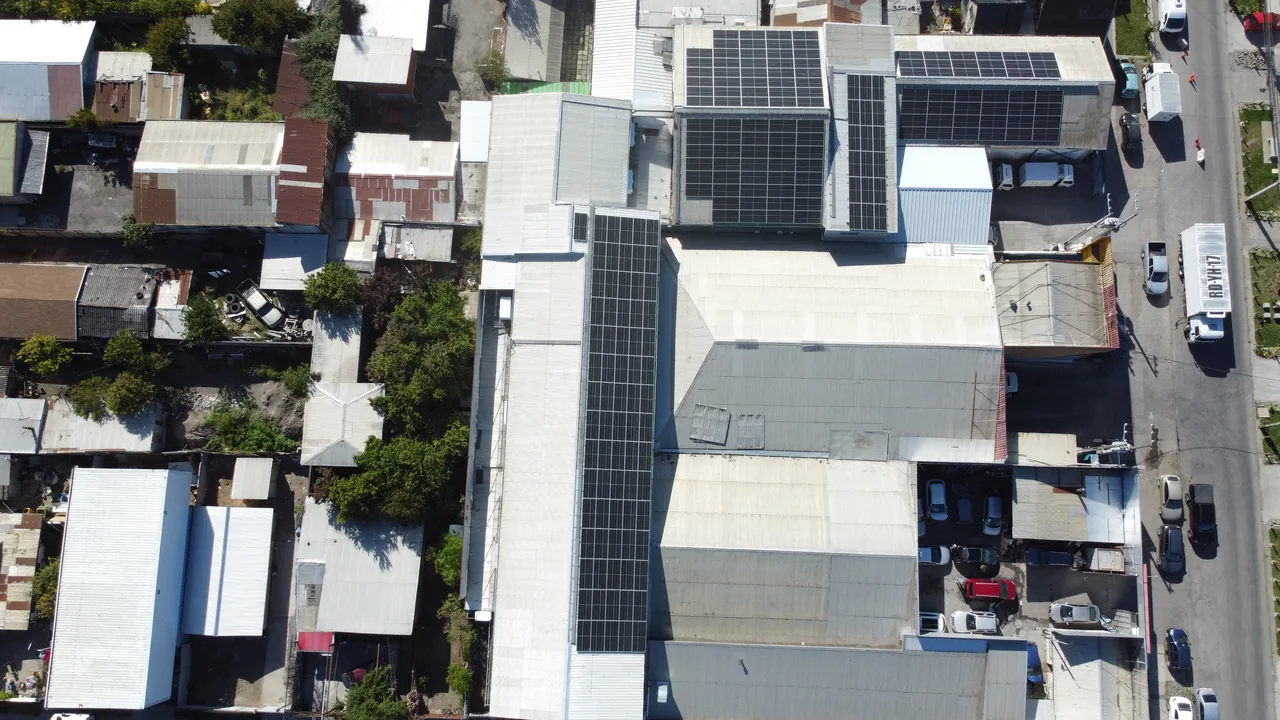 Instalación fotovoltaica — Frigorífico Santa Leticia