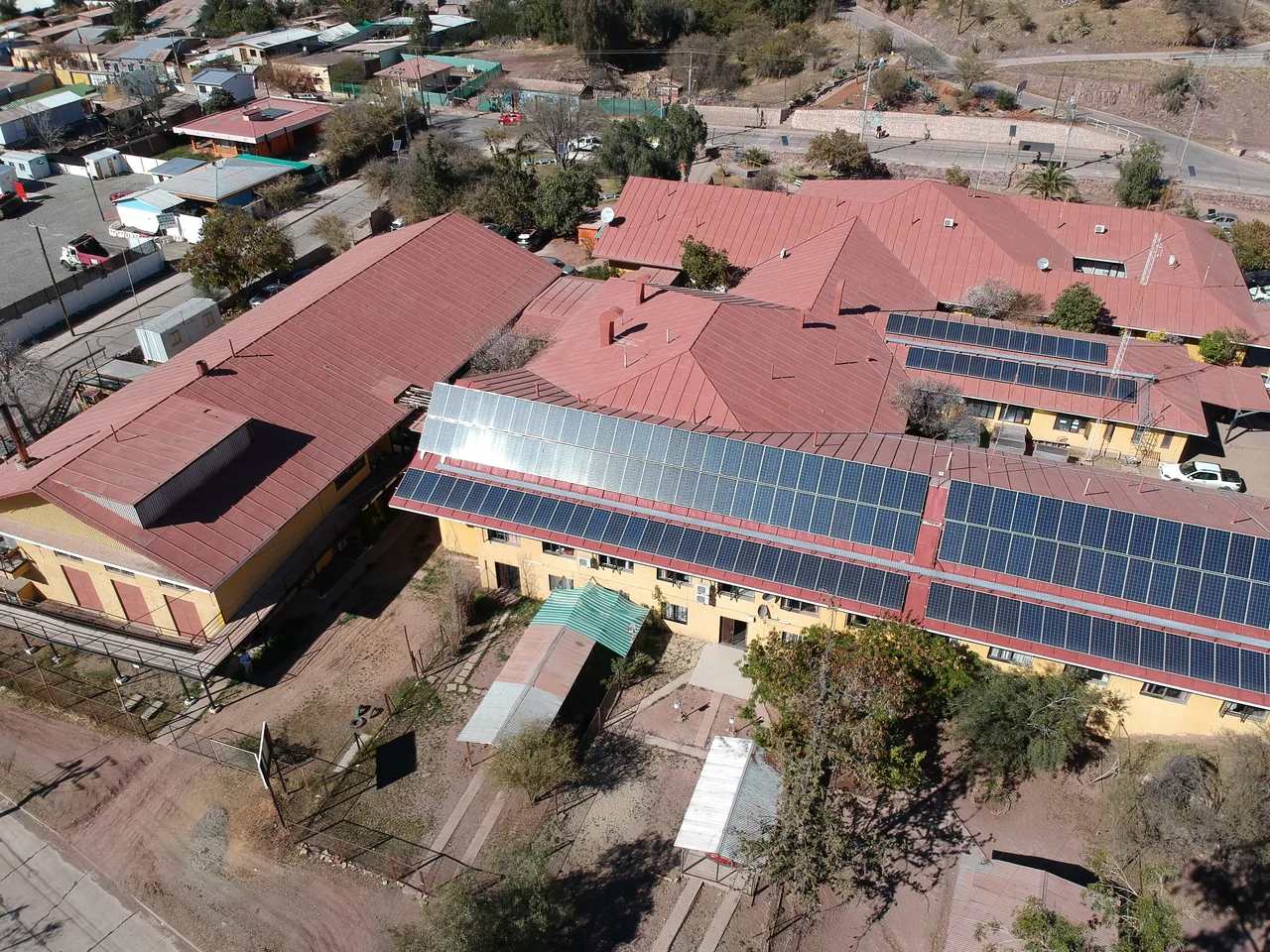 Instalación fotovoltaica — Hospital de Combarbalá