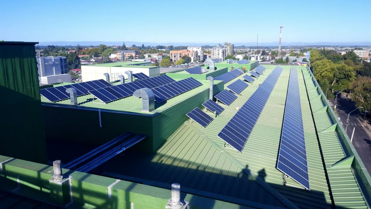 Instalación fotovoltaica — Hospital de Los Ángeles