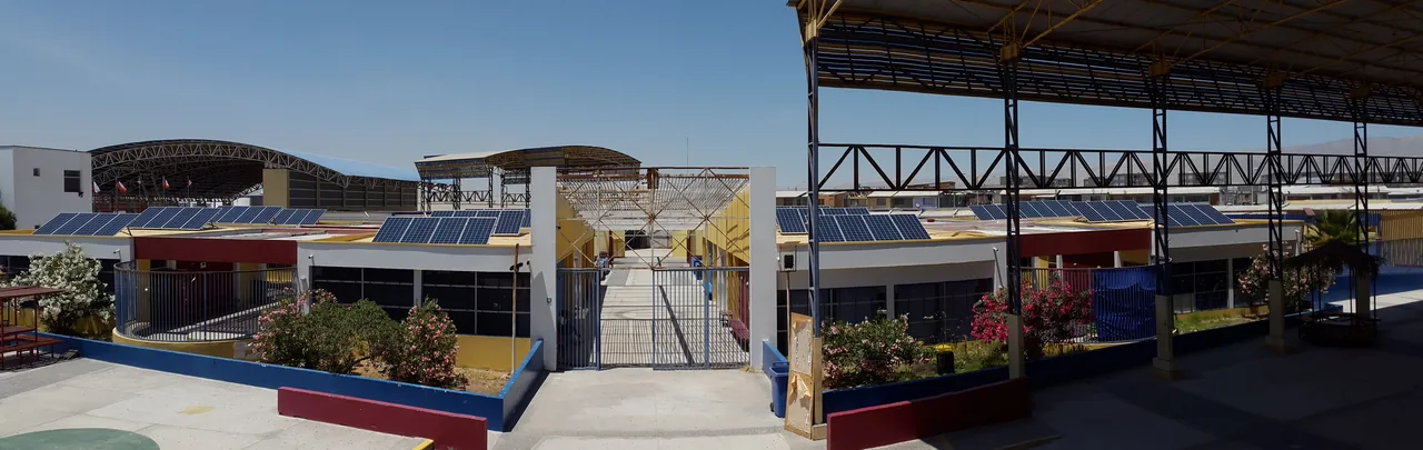 Instalación fotovoltaica — Liceo Mejillones