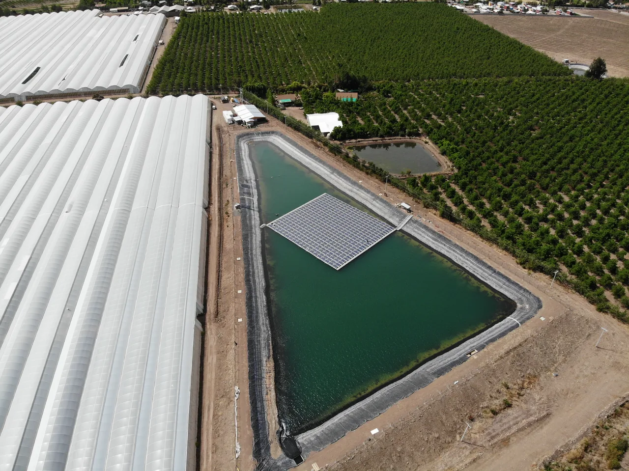 Instalación fotovoltaica — Tranque Flotante Santa Teresa